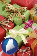maine map icon and wrapped holiday gifts
