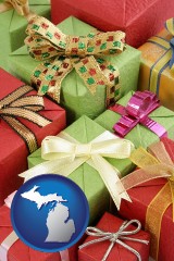 michigan map icon and wrapped holiday gifts